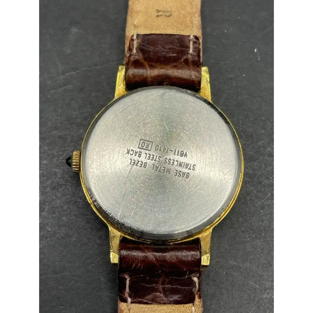 Vintage Disney Lorus Mickey Mouse Watch Gold Tone Brown Leather Band 26mm